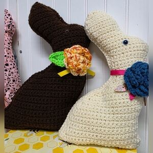 Pair Crochet Bunny Decor with Flowers